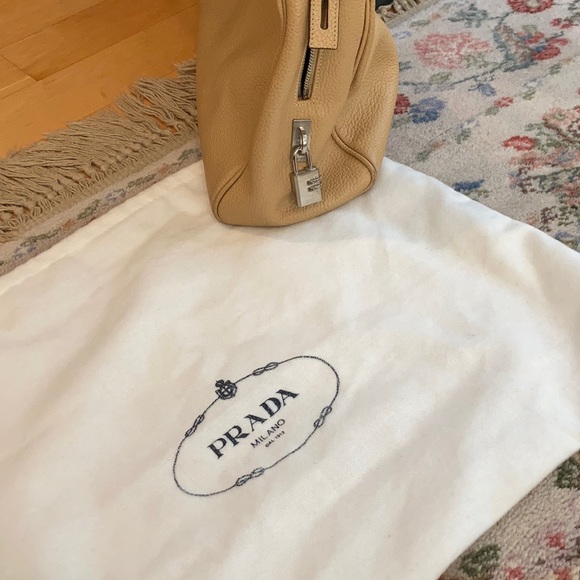 Prada purse - Picture 3 of 3